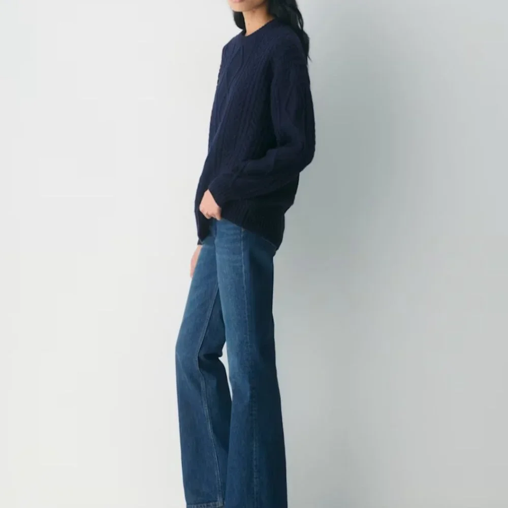 NWT Aritzia Heritage Merino Wool Crew Sweater Admiral XS - Picture 3 of 9